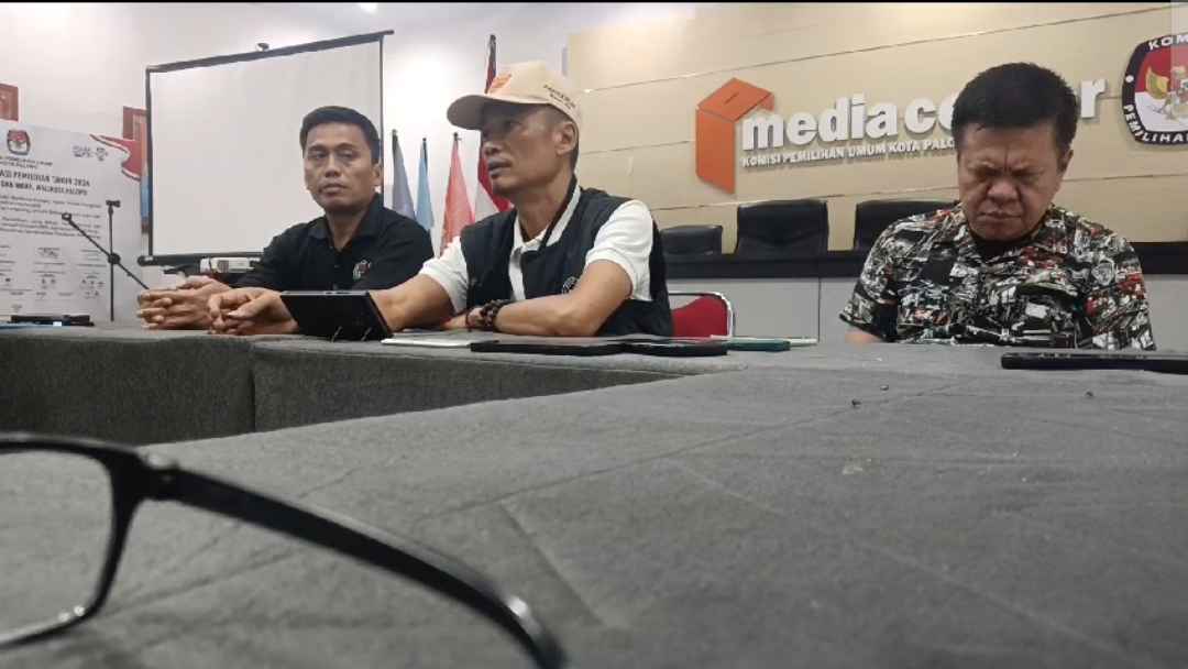 KPU Palopo Tolak Rekomendasi Bawaslu untuk Diskualifikasi Trisal-Akhmad