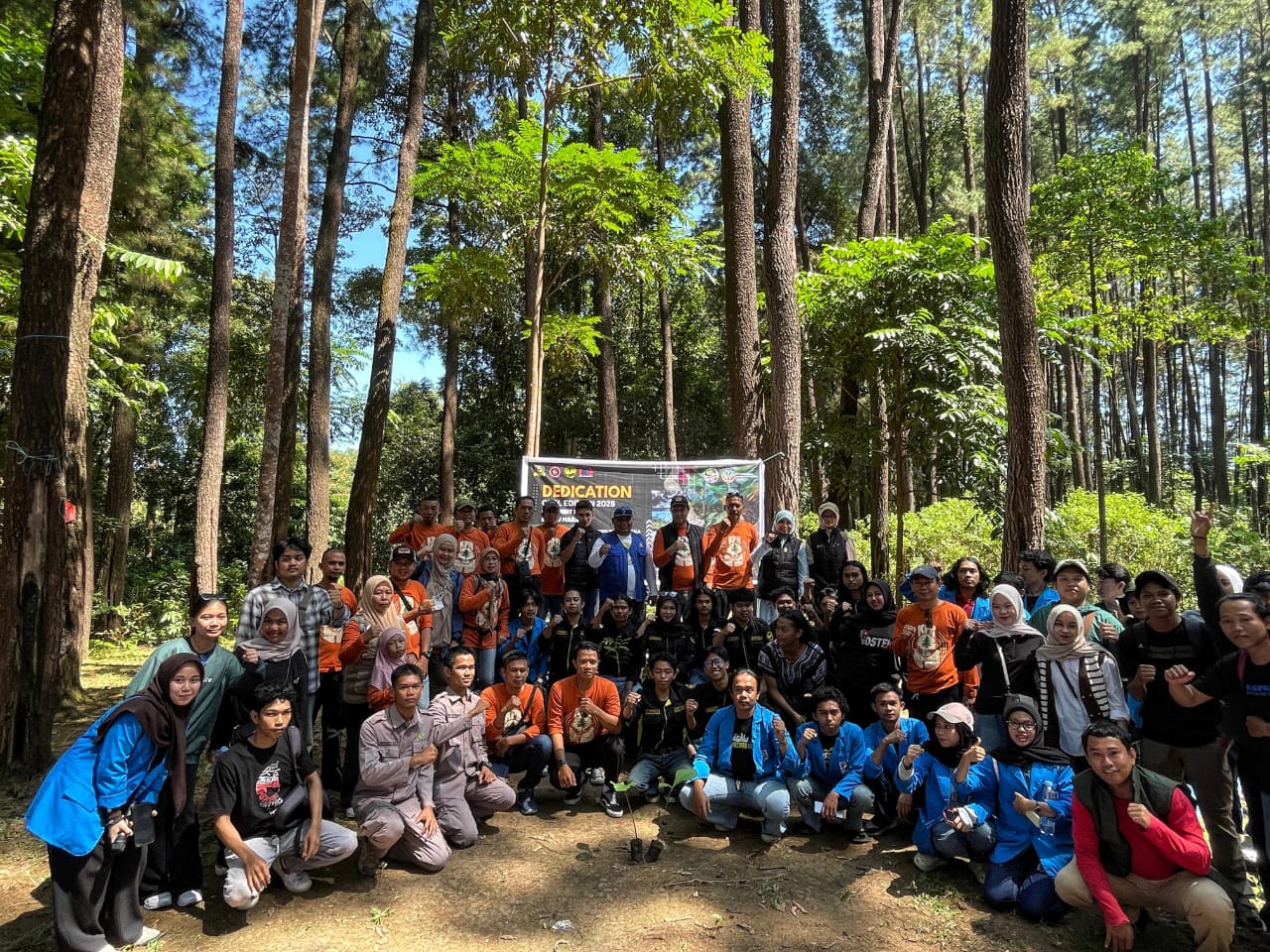 Mahasiswa Teknik Sipil Universitas Fajar Gelar Program Dedikasi Lingkungan “Satu Bibit untuk Seribu Harapan”