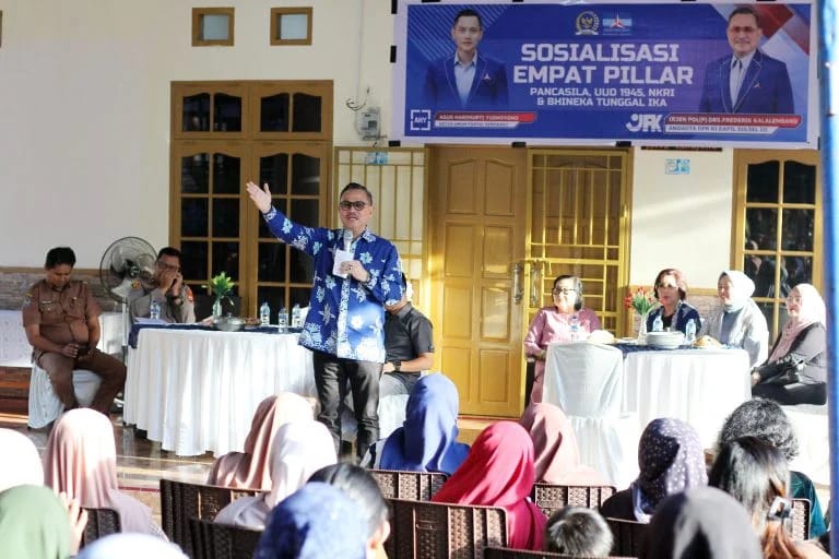 "Anggota MPR/DPR RI Fraksi Demokrat Frederik Kalalembang Gelar Sosialisasi Empat Pilar Kebangsaan di Luwu Timur, Tekankan Pentingnya Toleransi di Depan Ratusan Warga"