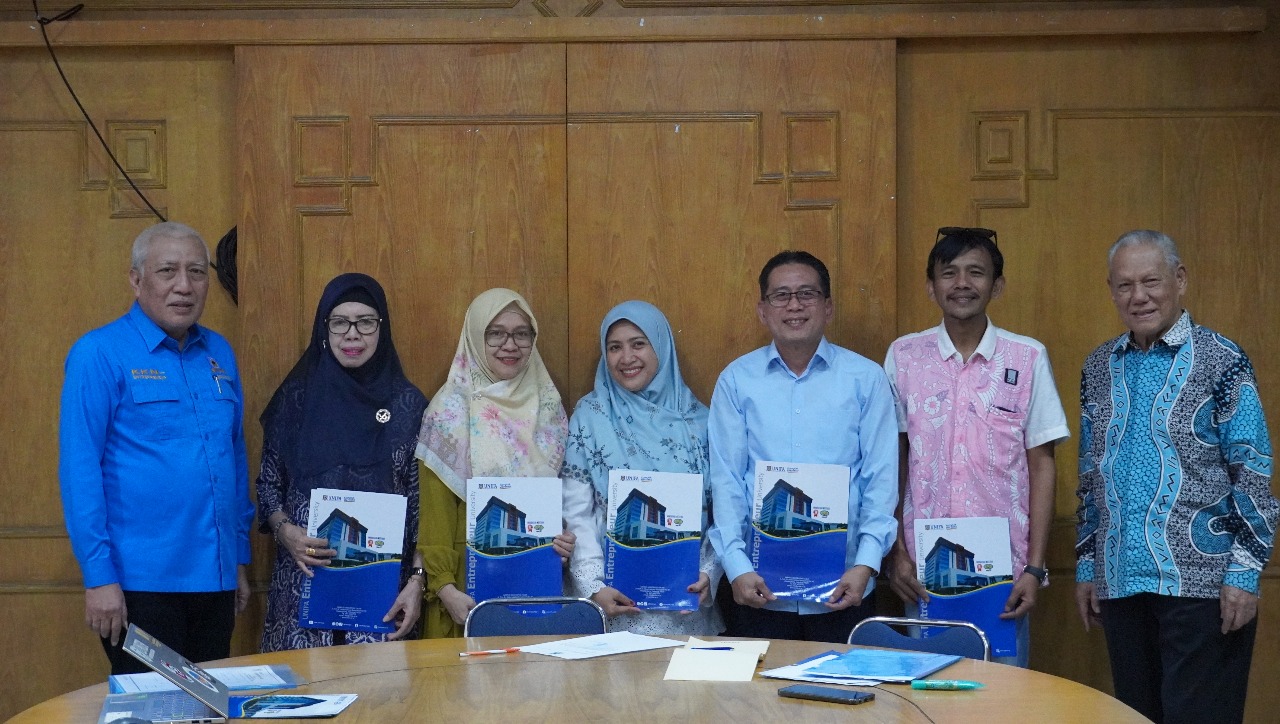 Perkuat Tata Kelola Akademik, Universitas Fajar Mengukuhkan Anggota Senat Baru 