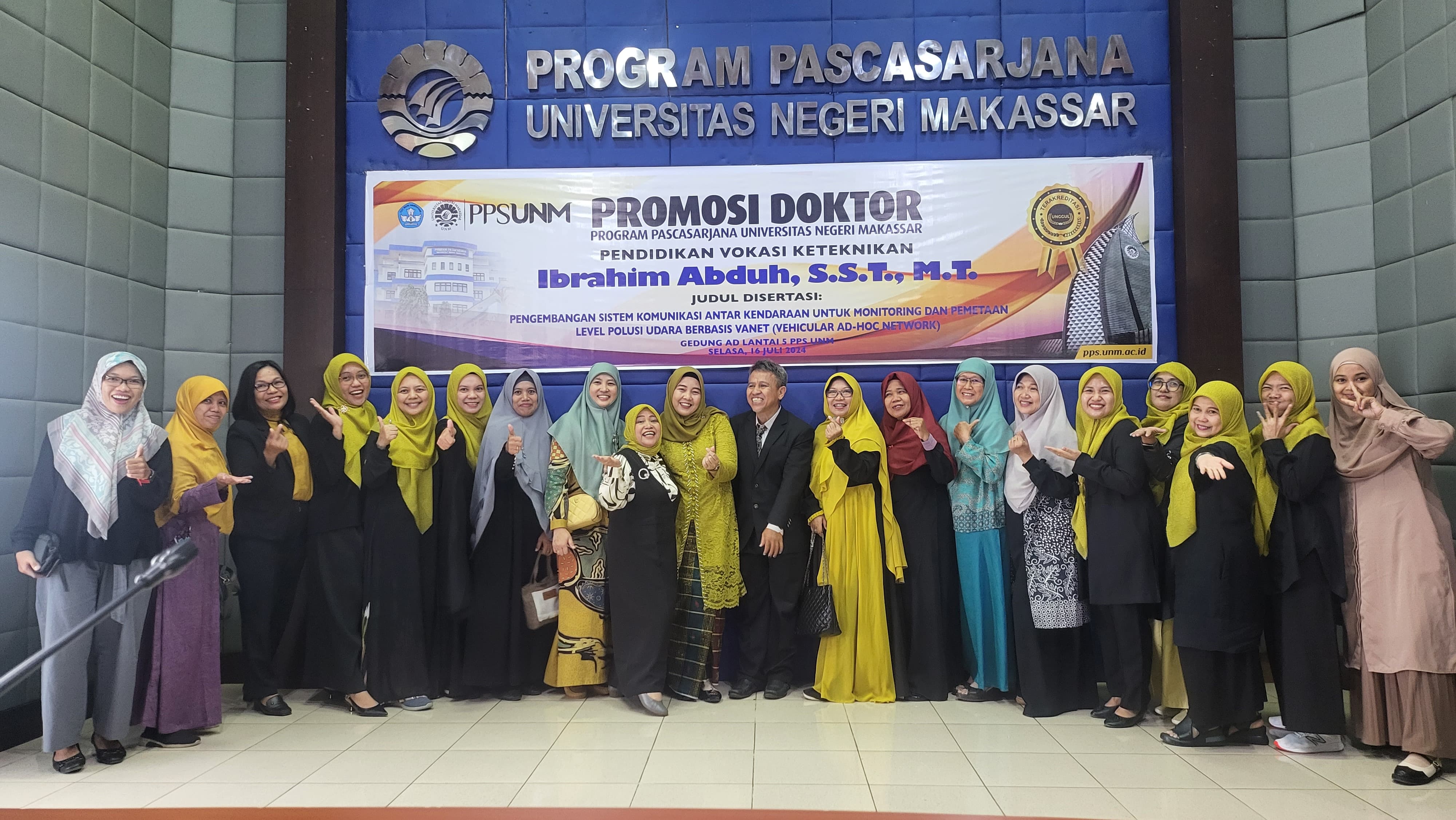 Keluarga besar PNUP bersama provendus Dr. Ibrahim Abduh S.S.T. M.T.